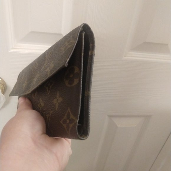 Louis Vuitton Vintage Monogram Wallet and Check Cover - Picture 5 of 16